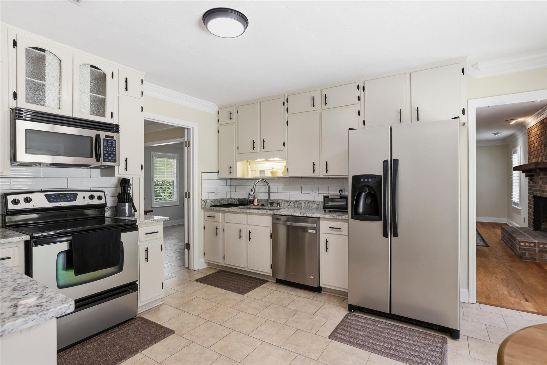 Kitchen with stainless appliances at Mahoney