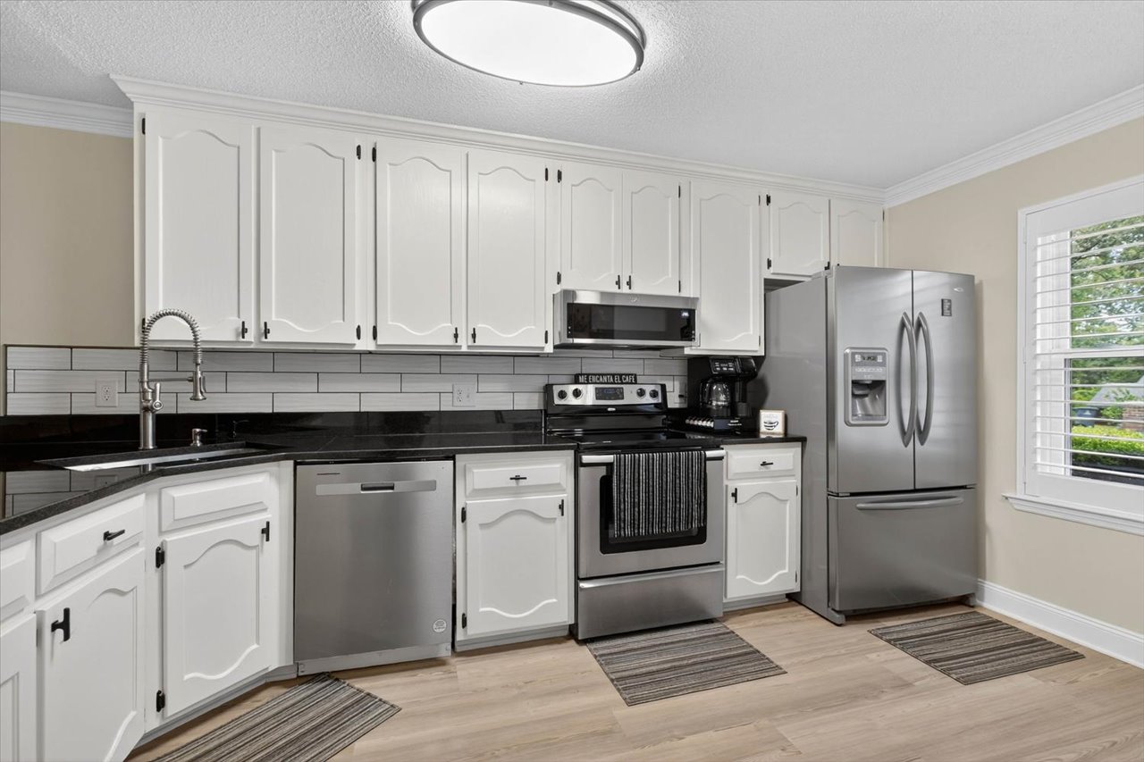 Fully equipped kitchen at Clifden