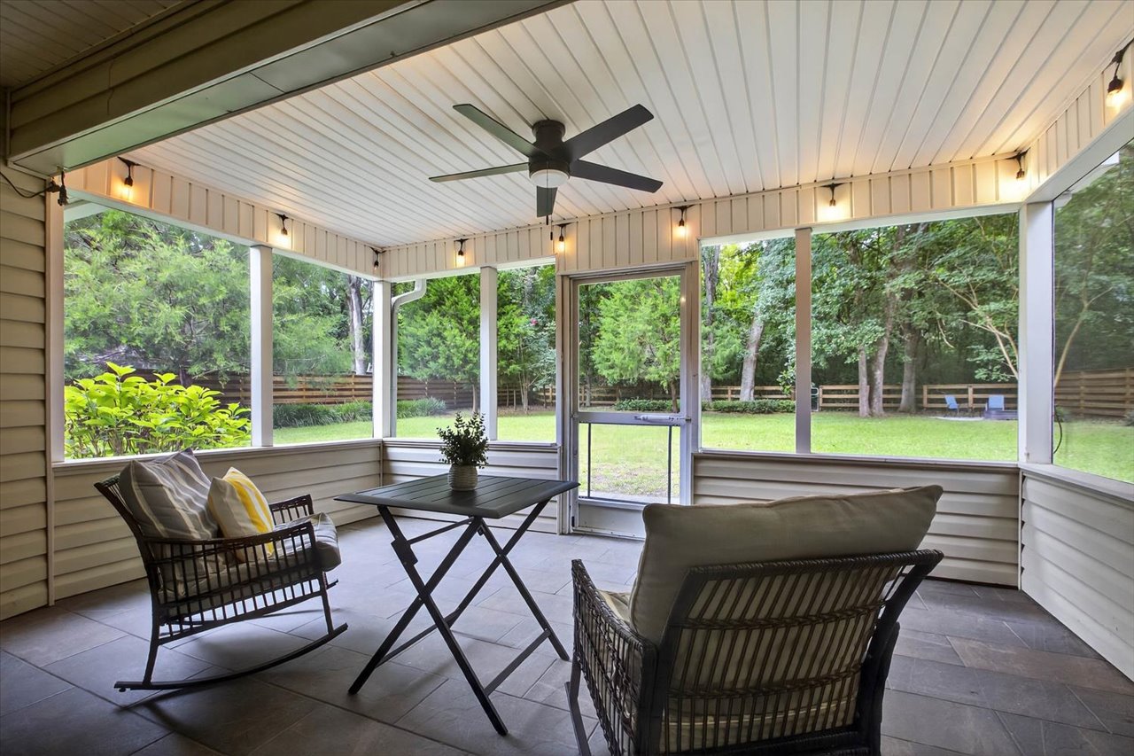 Seating area with armchairs at Shannon Lakes
